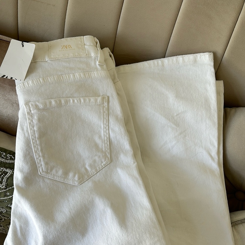 NWT Zara Flare Fit White jeans